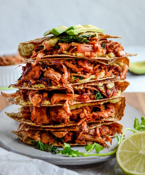 Jackfruit Quesadilla, Fruit Quesadilla, Mexican Entrees, Canned Jackfruit, Jack Fruit, Jamaican Jerk Seasoning, Bbq Jackfruit, Jackfruit Recipes, Vegan Lunch Recipes