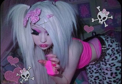 Princesa Emo, Scene Emo Fashion, 2000s Scene, Scene Aesthetic, Scene Goth, Scene Core, Scene Queens, Scene Outfits, Alt Style