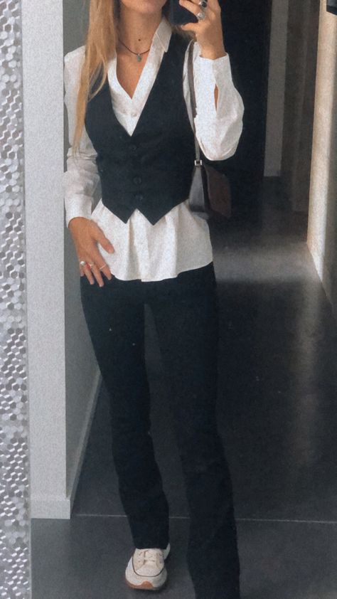 Waistcoat Looks Women, White Shirt And Vest Outfit Women, Black Dress Vest Outfits For Women, Shirt And Waistcoat Outfit, Style Black Waistcoat, Black Vest White Shirt Outfit, Button Up And Vest Outfit, Waistcoat Vest Outfit, Waistcoat Outfit Women Winter