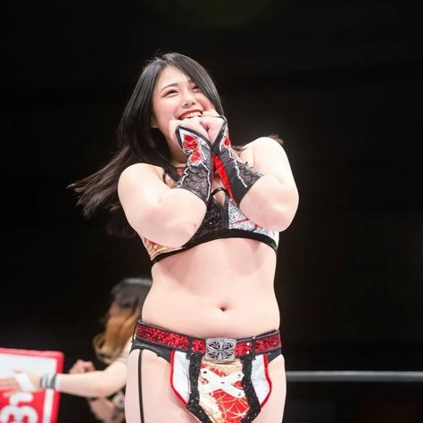 MAIKA STARDOM NJPW PRO WRESTLING Female Martial Arts Poses, Female Wrestler Character Design, Reference Poses Models, Japanese Female Wrestling, Japanese Wrestling Women, Action Poses Female, Maika Stardom, Wrestling Reference, Woman Wrestler