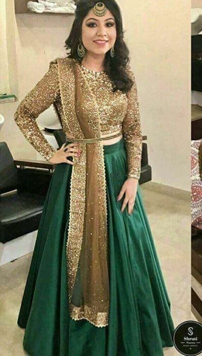 Mehendi Function Outfit, Bridesmaid Lehenga Wedding, Lehenga Silk, Lehenga Green, Sequins Lehenga, Bridal Mehndi Dresses, Bridesmaid Lehenga, Long Frock Designs, Fashion Show Dresses