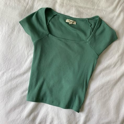 Cute Green Fitted Crop Top, Green Casual Cropped T-shirt For Summer, Green Cropped T-shirt For Summer, Cheap Green Cropped T-shirt For Summer, Green Top, Fitted Green Cropped T-shirt, T Shirt Crop Top, Everyday Casual Outfits, Summer Crop Tops