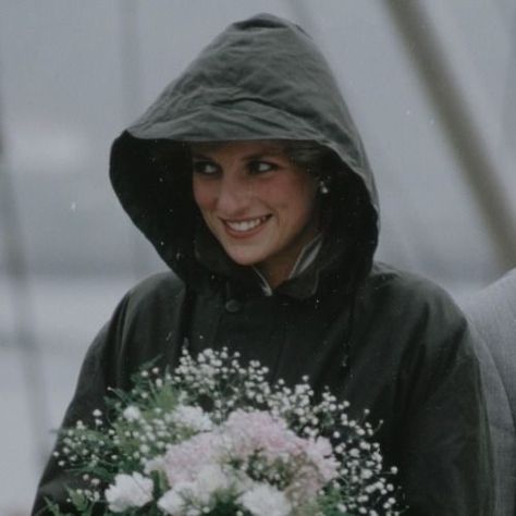 princess diana Diana Princess Of Wales, Diana Princess, Diana Spencer, Lady Diana, Princess Of Wales, Princess Diana, Facts About, Wales, Flowers