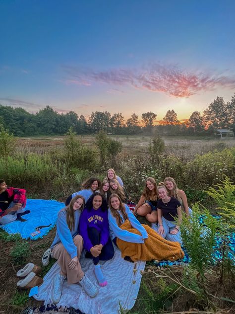 senior sunrise Senior Camping, Senior Sunrise, Sr 25, Senior Szn, Sunrise Lake, Senior Year, Romania, Camping, Lake