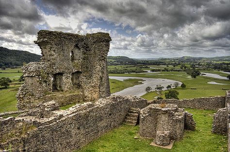 castle great hall | Dryslwyn's Castle great hall Castle Great Hall, Great Hall, Wales, Golf Courses, Castle, Natural Landmarks, Travel, Nature