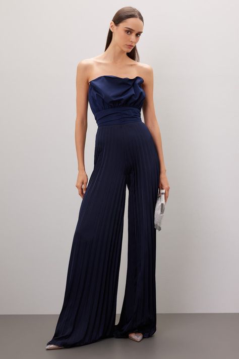 Dramatic Entrance, Clothing Rental, Cocktail Dress Wedding Guest, Palazzo Style, Navy Jumpsuit, Pleated Jumpsuit, Dress Code Wedding, Evening Jumpsuit, Cocktail Dress Wedding