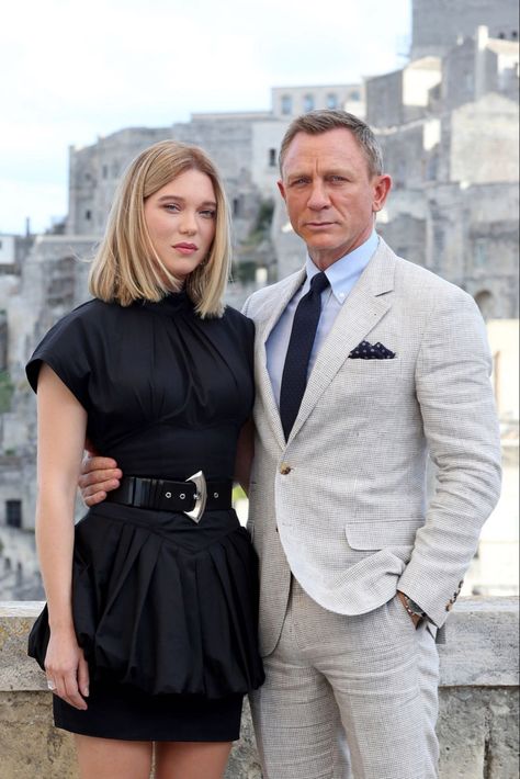 Daniel Craig Suit, James Bond Daniel Craig, James Bond Outfits, Daniel Craig Style, James Bond Suit, Bond Outfits, Craig Bond, Bond Suits, Daniel Craig 007