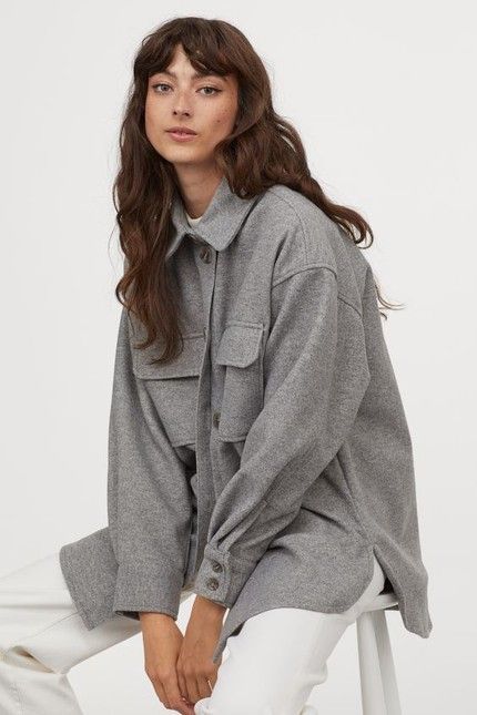 Shackets Are The Trendy Piece You’ll Be Wearing All Fall Gray Jacket Outfit, Outfit Sobrecamisa, Shirt Jacket Outfit, Orange Jacket, Jacket Outfit, Military Inspired, Woven Top, Grey Shirt, Jersey Shirt