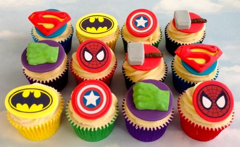 Marvel themed cupcakes - Cake by Cupcake-Heaven Marvel Cupcakes, Eggless Vanilla Cupcakes, Marvel Birthday Cake, Avenger Cupcakes, Superhero Cakes, Healthy Breakfast Bowl, Superhero Cupcakes, Cupcakes Fondant, Marvel Birthday Party