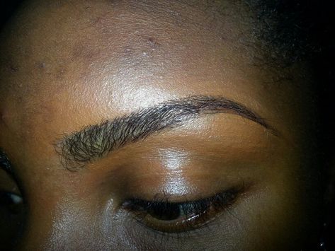 Strait Eyebrows, Eyebrow Shapes Black Women, Brow Inspo Natural, Full Eyebrows Natural, Eyebrow Waxing Shape, Eyebrow Inspo Natural, 2000s Eyebrows, Natural Eyebrows Shaping, Waxed Brows