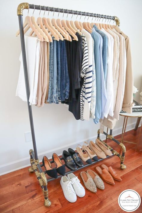 My 30-Piece Spring 2021 French Minimalist Capsule Wardrobe - Classy Yet Trendy Woredrobe Basics, French Office Style, Work Wardrobe Capsule, Closet Minimalista, Office Capsule Wardrobe, Basics Capsule Wardrobe, Capsule Wardrobe Shoes, French Minimalist, Neutral Capsule Wardrobe