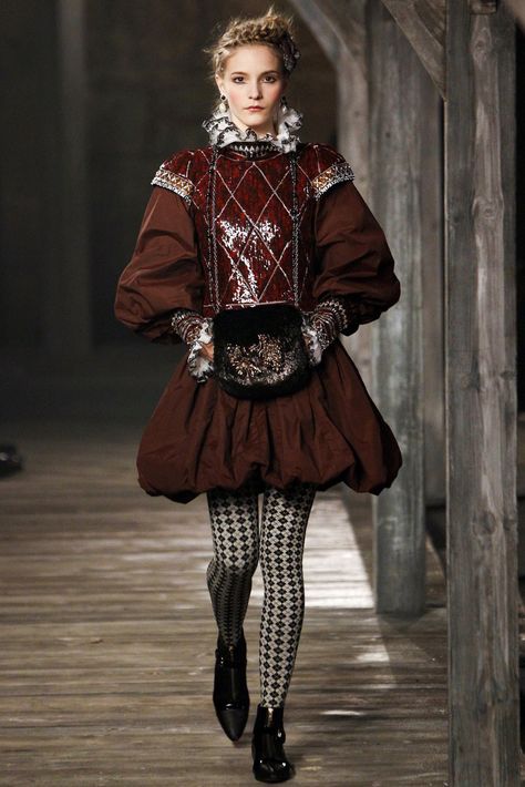 #Medieval doublet and hose inspired Look 49 from Chanel Pre-Fall 2013 Fashion Show - Dorothea Barth Jorgensen Birthday Clothes, 17 Birthday, Awesome Makeup, 2013 Fashion, Chanel Couture, Medieval Fashion, Mens Wear, Inspiration Fashion, Christopher Kane