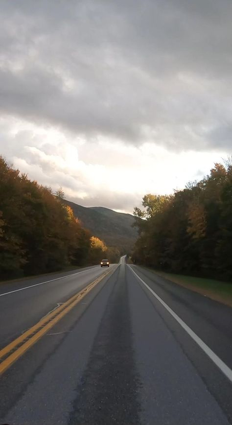 Sunset drive, US-7, Vermont [Video] | Beautiful scenery pictures, Scenery pictures, Beautiful nature scenes Scenery Video, Videos For Edits, Road Video, Driving Video, Sunset Drive, Dark Landscape, Beautiful Scenery Pictures, Scenery Pictures, Night Scenery