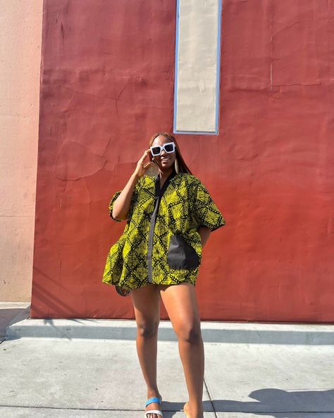 Bubu top with shorts Short And Top Set Two Pieces Ankara, Ankara Two Piece Outfit Shorts, Short Skirt And Top Ankara Styles, Ankara 2 Piece Set, Ankara 2 Piece, Shorts Ankara, Ankara Two Piece, Flare Skirt Outfit, Ankara Shorts