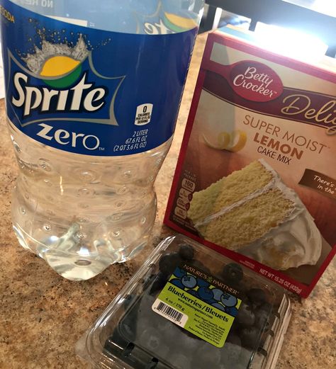 Ww Lemon Cake Zero Points, Healthy Lemon Blueberry, Sprite Cake, Ww Deserts, Weight Watchers Cake, Diet Sprite, Lemon Cake Mix Recipe, Cake Mix Donuts, Blueberry Cake Mix