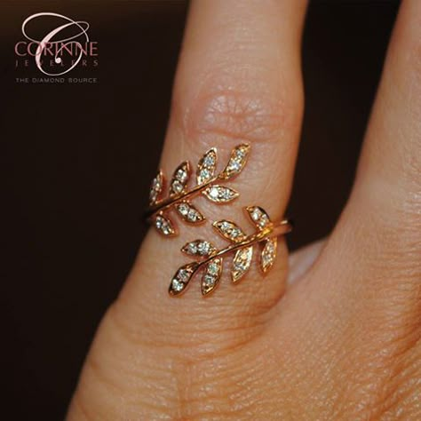 Leaf Design Ring, Finger Ring Gold Design, Ring Designs Gold For Women, Gold Finger Rings For Women, Leaf Ring Design, Indian Gold Rings, Women Finger Rings, Luxury Engagement Ring, Modern Gold Ring