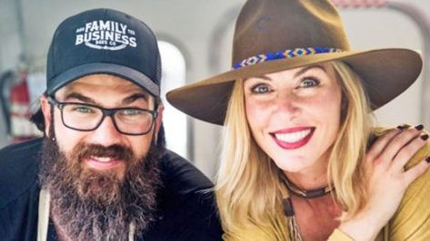 Jep and Jessica Robertson Reveal They Have Moved Away From ‘Duck Dynasty’ Family | Country Music Videos Duck Dynasty Costumes, Duck Dynasty Wedding, Duck Dynasty Recipes, Jessica Robertson, Duck Dynasty Quotes, Duck Dynasty Party, West Monroe Louisiana, Jase Robertson, Korie Robertson