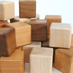 Olive Oil Cake, Wooden Buildings, Wooden Cubes, Wooden Baby Toys, Kids Wooden Toys, Cool Woodworking Projects, Waldorf Toys, Baby Blocks, Wood Toys