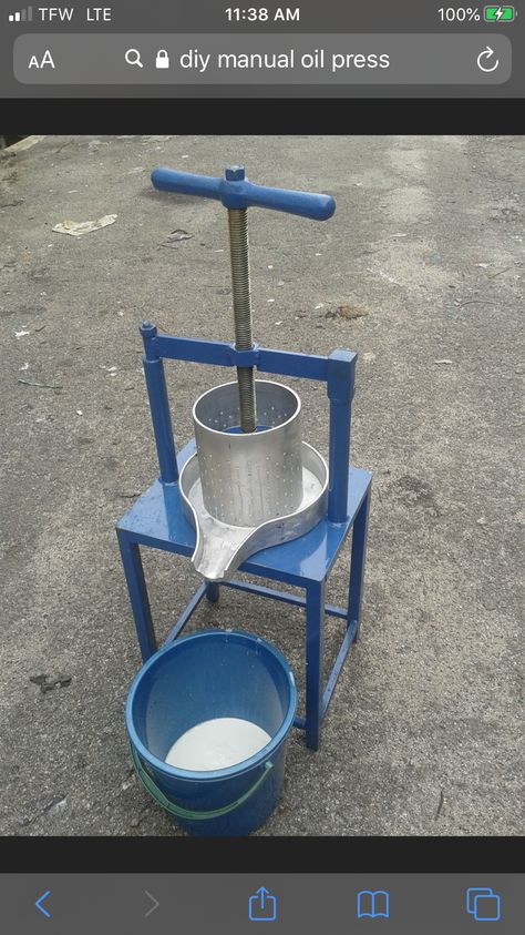 Coconut Machine, Apple Cider Press, Making Apple Cider, Cider Press, Diy Bucket, Homemade Alcohol, Paint And Drink, Earth Bag Homes, Fruit Press