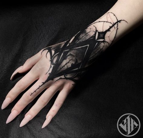 Muster Tattoos, Creepy Tattoos, Dark Art Tattoo, Tattoo Style Drawings, Dark Tattoo, Black Ink Tattoos, Creative Tattoos, Finger Tattoos, Pretty Tattoos