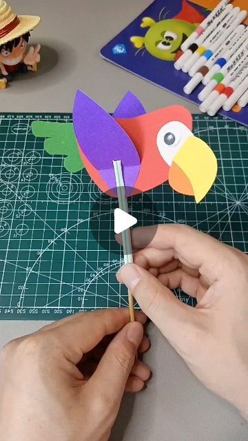 Parrot Craft Preschool, Paper Parrot Craft, Parrot Craft For Kids, Paper Birds Craft, Simple Origami For Kids, Diy Paper Bird, Diy Parrot, Flying Parrot, Parrot Craft