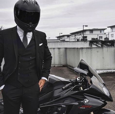 Bikerboy Aesthetic, Motorcycle Guy Aesthetic, Motorcycle Guy, Hot Biker Guys, Biker Wear, Black Cat Aesthetic, Boy Bike, Man In A Suit, Biker Photoshoot