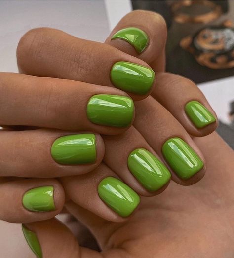 Nails Autumn, Green Nail Designs, Nails 2023, Nail Swag, Instagram Nails, Warm Spring, Stick On Nails, Minimalist Nails, Color Analysis