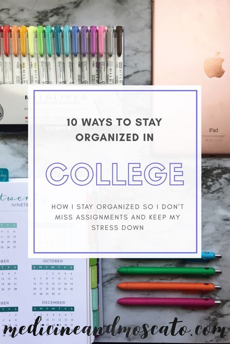 Being on your own in college can make it hard to stay organized. I’ve laid out my top 10 organization tips to keep you organized and decrease your stress! How To Keep Organized At School, Staying Organized In College, University Organization Studying, Nails For College Students, Online College Organization, College Organization Binder, Binder Organization School, Academic Portfolio, School Organization College