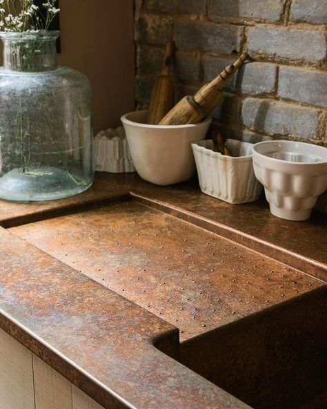 deVOL Kitchens on Instagram: "A mottled copper top seemed perfectly appropriate for the Potting Shed in our New York City showroom. Natural, practical, beautiful and…" Copper Kitchen Worktop, Kitchen Work Tops, Copper Splashback Kitchen, Modern Copper Kitchen, Viking Garden, Copper Countertops, Worktops Kitchen, Mexican House, Countertop Choices