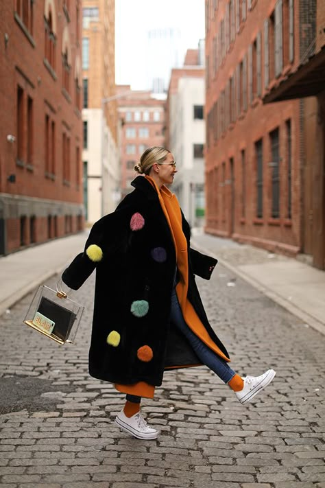 Blair Eadie of Atlantic-Pacific wearing an Anne Vest polka dot coat in NYC. Click through for more outfit details and to shop the look. Blair Eadie, Oversize Pullover, Clothing Staples, Fashion Sites, Looks Street Style, Looks Style, Mode Inspiration, Minimalist Outfit, Autumn Winter Fashion