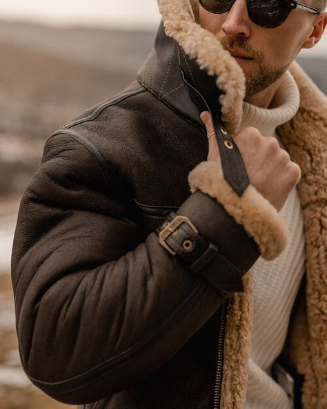 Best Shearling Leather Jackets By Color Aviator Jacket Outfit Men, Leather Long Jacket, Wedding Snow, Mens Leather Pants, Long Leather Coat, Long Coat Jacket, Sheepskin Jacket, Aviator Jackets, Weather Wear