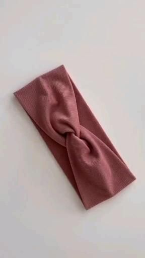 Sewing Headbands, Projek Menjahit, Headband Diy, Diy Hair Scrunchies, Diy Hair Accessories Ribbon, Sewing Machine Basics, Sewing Easy Diy, Sewing Tutorials Clothes, Sewing Crafts Tutorials