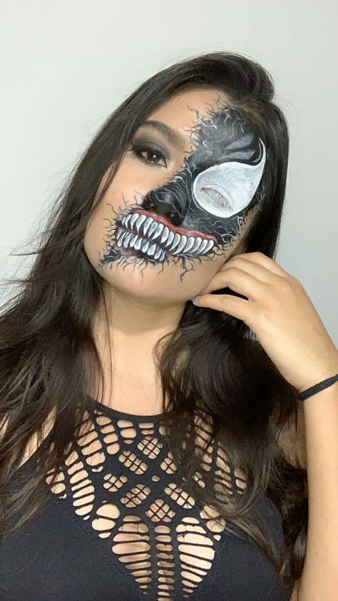 Venom Halloween Costume Women, Venom Makeup Halloween, Venom Costume Female, Venom Makeup Female, Venom Halloween Makeup, Venom Face Paint, Venom Makeup, Venom Halloween Costume, Crazy Halloween Makeup