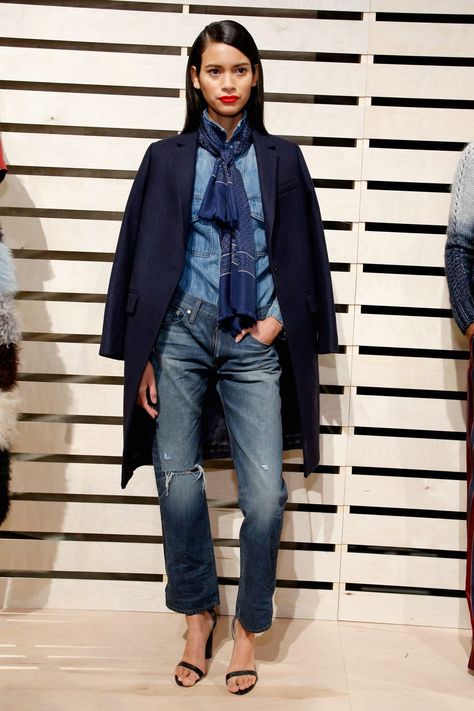 11 Style Lessons We Learned from Jenna Lyons Throughout her J.Crew Tenure | Fashionista J Crew Looks, Jenna Lyons Style, Popular Fall Outfits, J Crew Outfits, Jenna Lyons, Denim On Denim, J Crew Style, 60 Fashion, Denim Trends