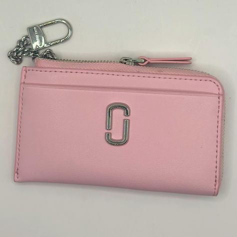 Marc Jacobs Cardwallet Bags Marc Jacobs, Marc Jacobs Bag, Card Wallet, Marc Jacobs, Wallets, The Social, Fashion Home Decor, Bag Lady, Fashion Home