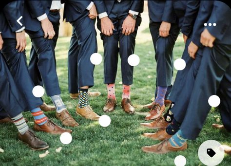 Bestman Gift, Bridesmaid Suits, Groomsmen Wedding Photos, Groomsmen Pictures, Groomsmen Photography, Groomsmen Poses, Wedding Party Poses, Groomsmen Getting Ready, Groom Socks