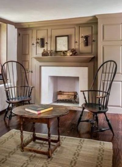 Early American Home American Farmhouse Interior, American Colonial Interior, Early American Homes, Colonial Home Decor, Kitchen Architecture, Primitive Living Room, Colonial Interior, Farmhouse Interior Design, Colonial Furniture