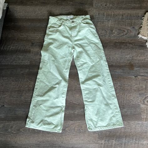 Zara size 9 wide leg mint green jeans Green Zara Jeans, Mint Green Jeans, Zara Wide Leg Jeans, Stylish Jeans, Green Jeans, Zara Jeans, Wide Leg Jeans, Cargo Pants, Mint Green