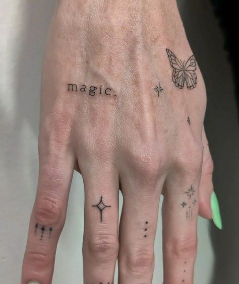 Tato Minimal, Hand And Finger Tattoos, Petite Tattoos, Small Hand Tattoos, Hand Tattoos For Guys, Discreet Tattoos, Subtle Tattoos, Aesthetic Tattoo, Elegant Tattoos