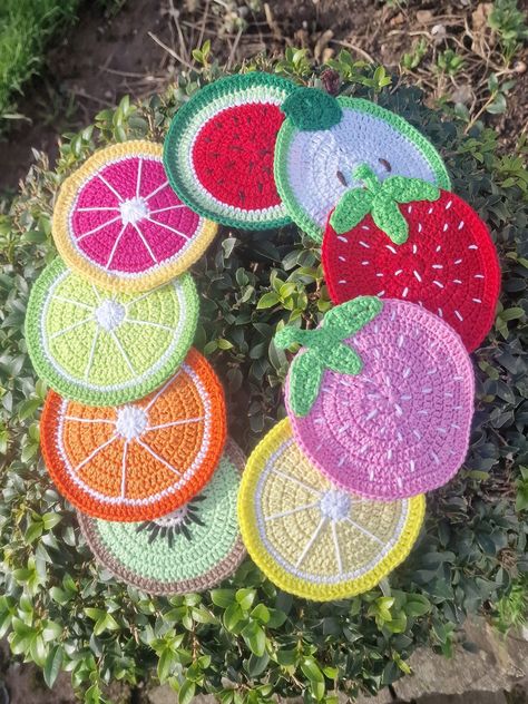 These cute fruit slice coasters are decorative as well as functional. Perfect for hosting your next summer party. These are a larger size ideal for plant pots or any home decor  The coasters are 100% cotton, making them very absorbent. Choose from ,pink strawberry, red strawberry, watermelon, kiwi, pink grapefruit, red apple, green apple,orange, lemon and lime. Mix and match your order from the fruit options. You may require 6 apples for the teacher's gifts. Or you might be feeling Zesty and go Y2k Home Decor, Fruit Coasters, Crochet Ornament Patterns, Crochet Table Mat, Watermelon Decor, Crochet Fruit, Crochet Coaster Pattern, Strawberry Lemon, Fruit Slice