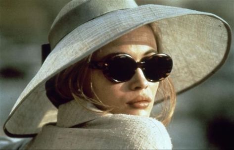 French Movie Stills, Marcia Brady, Ldr Songs, Oh My Goddess, Global Icon, High Society, Old Money Aesthetic, French Girl, Round Sunglass Women