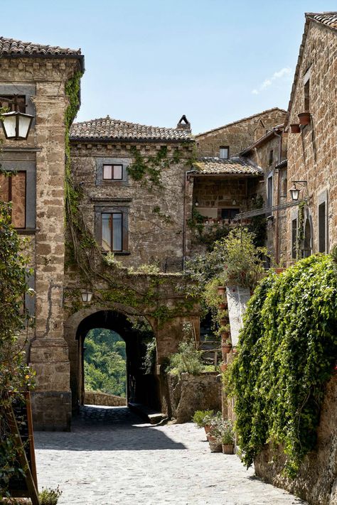 The Amazing Beauty Of An Ancient Hamlet - Decoholic Bagnoregio Italy, Italy House, Old Stone Houses, Italian Architecture, Italian Villa, Italy Aesthetic, Architecture Old, Old Stone, Stone Houses