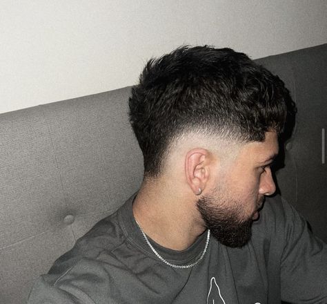 Low V Fade Haircut Men, Burst Fade With Beard, Long Top Faded Sides Men, Mens Skin Fade Haircut Short, Buz Cut Boy Hair, Haircut For Men Mullet, Chris Bumstead Haircut, Mens Drop Fade Haircut, V Burst Fade