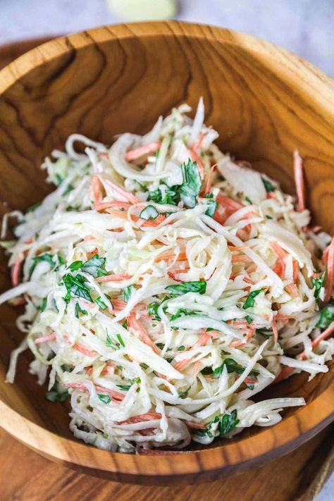 White Radish Salad, Diacon Radish Recipes, Daikon Radish Salad, Asian Radish Recipes, Japanese Radish Recipes, Diakon Recipes, Diakon Radish Recipes, Mooli Recipe, Korean Radish Recipes