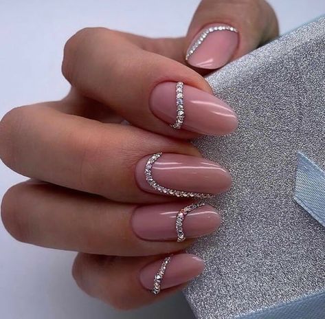 Diamante Nails, March Nails, Nail Designs Pictures, Nagellack Trends, Nail Trend, Nail Design Inspiration, Almond Nails Designs, Almond Shape, Nails Spring