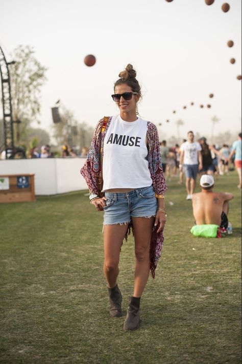 Coachella outfit Indie Music Festival Outfit, Coachella Looks, Look Festival, Nylon Magazine, Music Festival Fashion, Music Festival Outfits, Coachella Outfit, Festival Looks, Festival Outfit