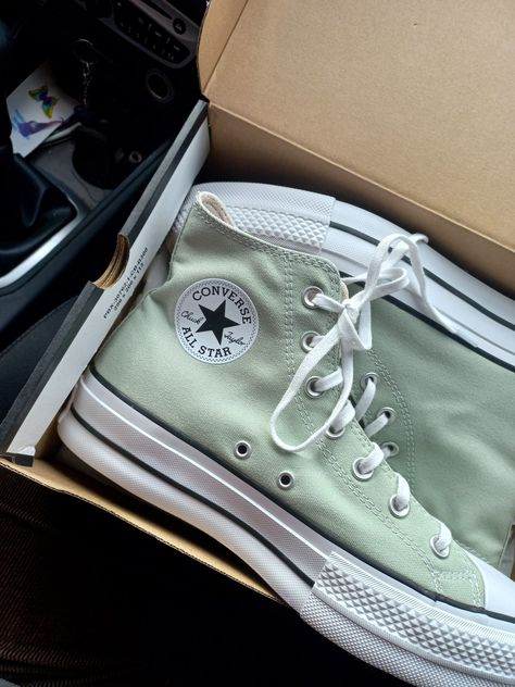 Sage Green Converse Aesthetic, Pastel Green Converse, Light Green Converse Outfit, Best Converse Colors, Green Converse Aesthetic, Sage Green Shoes, Platforms Converse, Light Green Converse, Sage Green Converse