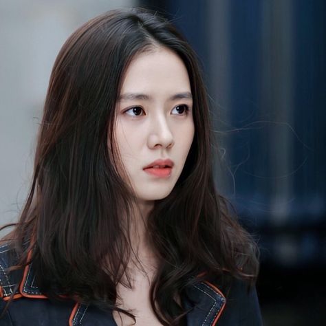 son ye jin on Instagram: “just wanna say that it’s so easy selecting syj pics to post since her face is the aesthetic and she just looks good in everything & from…” Jin Hair, Son Yejin, Son Ye Jin, Katherine Mcnamara, Hyun Bin, Couples Goals, Korean Actresses, Korean Actress, Korean Beauty