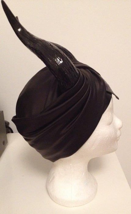 Maleficent Headpiece : 5 Steps (with Pictures) - Instructables Villians Costumes, Maleficent Headpiece, Maleficent Costume Diy, Maleficent Horns, Run Disney Costumes, Maleficent Costume, Disney Princess Tattoo, Halloween Craft Projects, Headpiece Diy