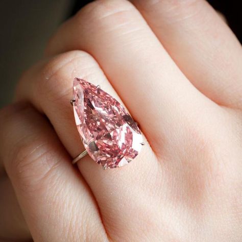 Inexpensive Jewelry, Pink Diamond Ring, Pink Jewelry, Fabulous Jewelry, Precious Jewelry, Stunning Jewellery, Architectural Digest, Pink Diamond, Turquoise Jewelry